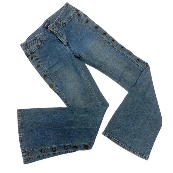 Garage Vintage Y2K Flare Bell Bottom Grommet  Detail Jeans Size 9 - Picture 7 of 15